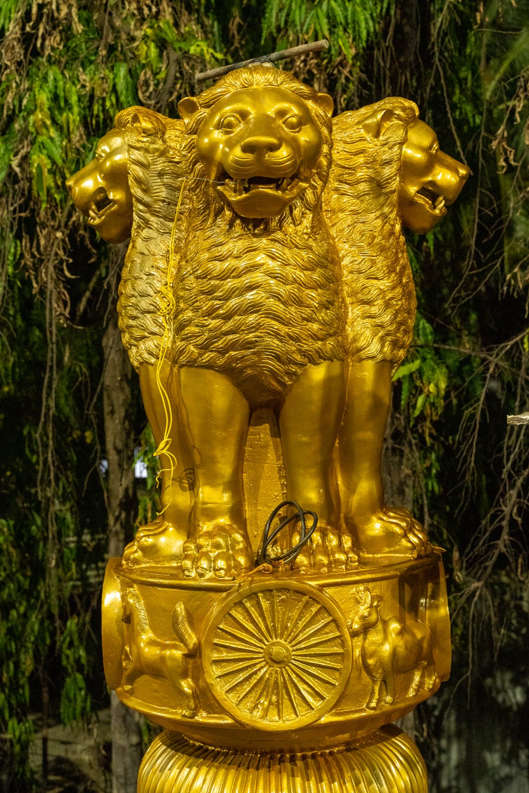 National Emblem — 13.5 ft bronze National Emblem and Ashoka Chakra, Napier Bridge, Chennai (1)